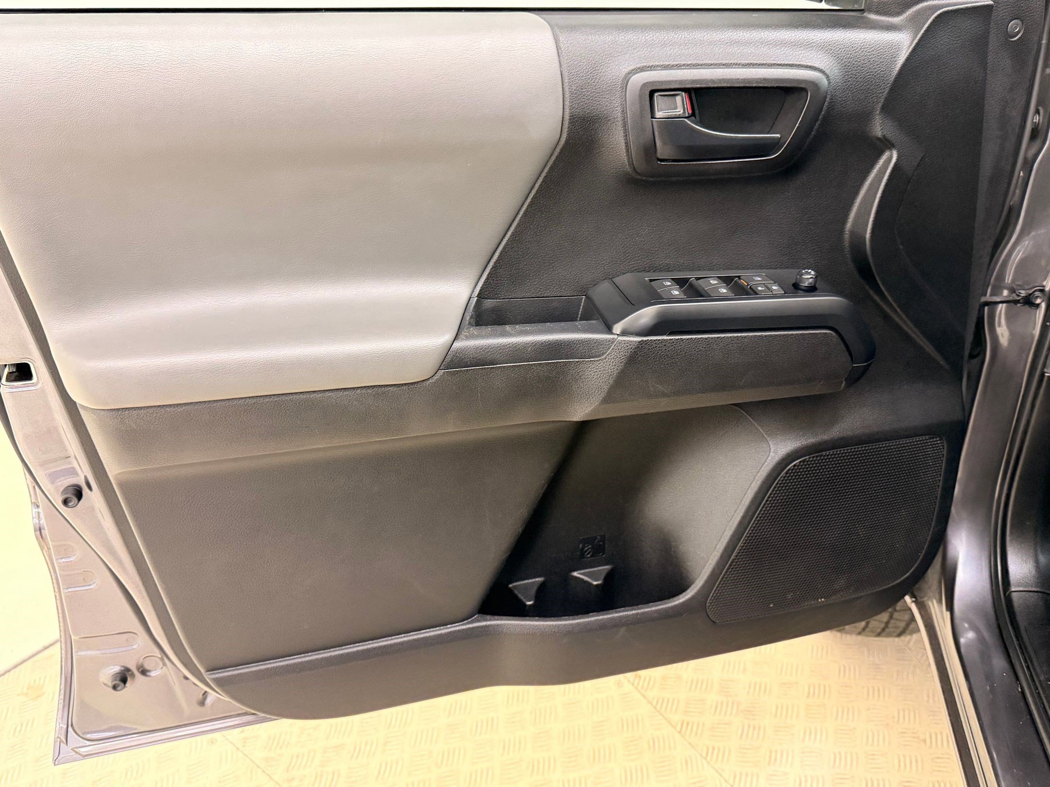 Used 2023 Toyota Tacoma SR image 16