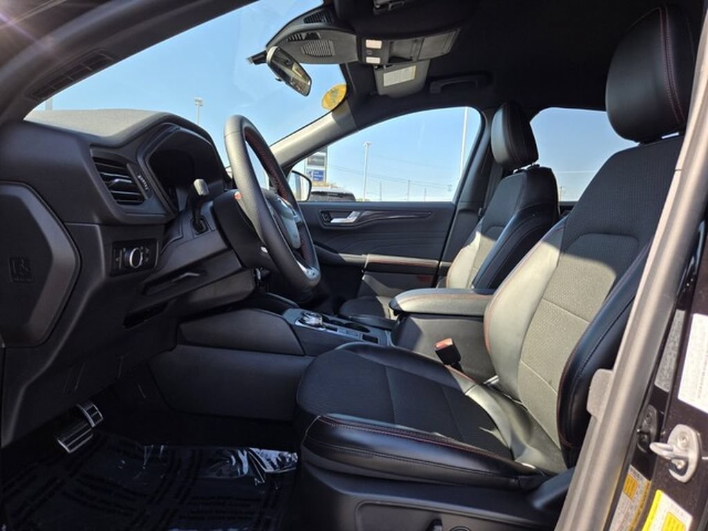 Certified 2024 Ford Escape ST-Line w/ Tech Pack #1 FWD image 9