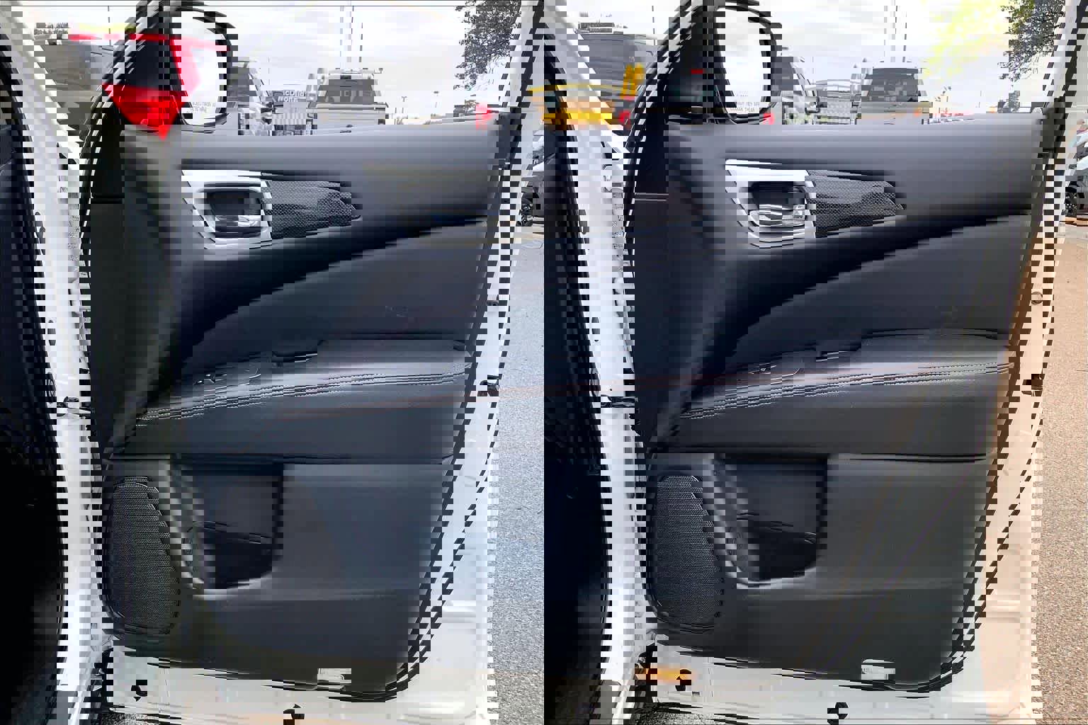 Used 2020 Nissan Pathfinder SL image 23