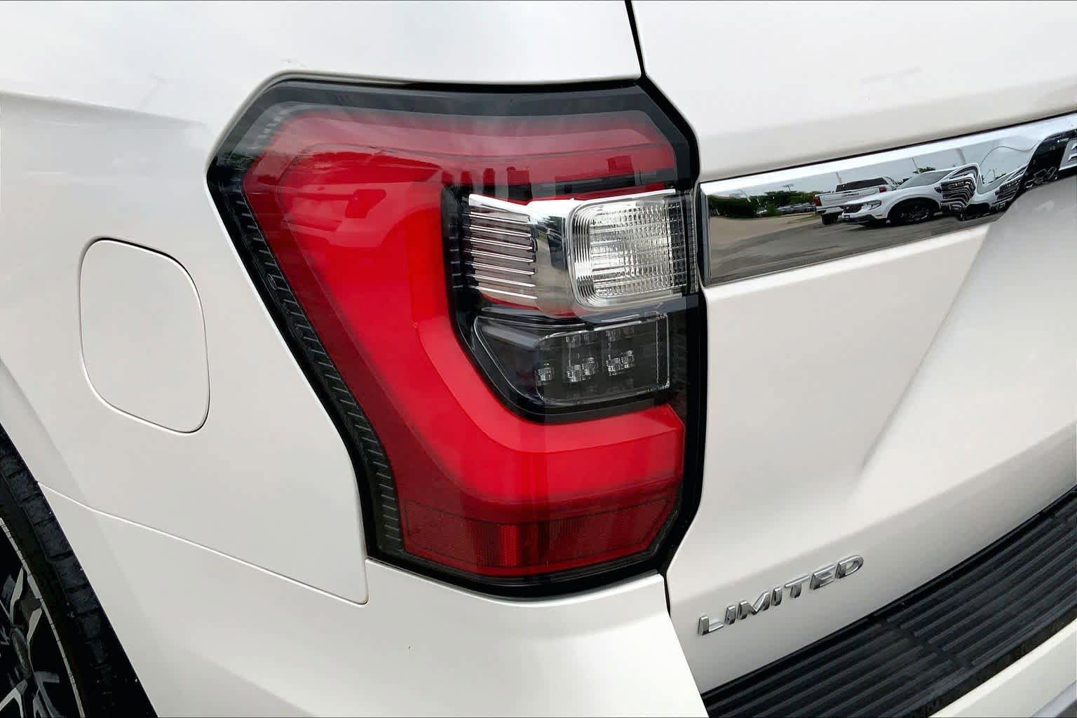 Certified 2019 Ford Expedition Limited w/ Texas Edition Package RWD image 26