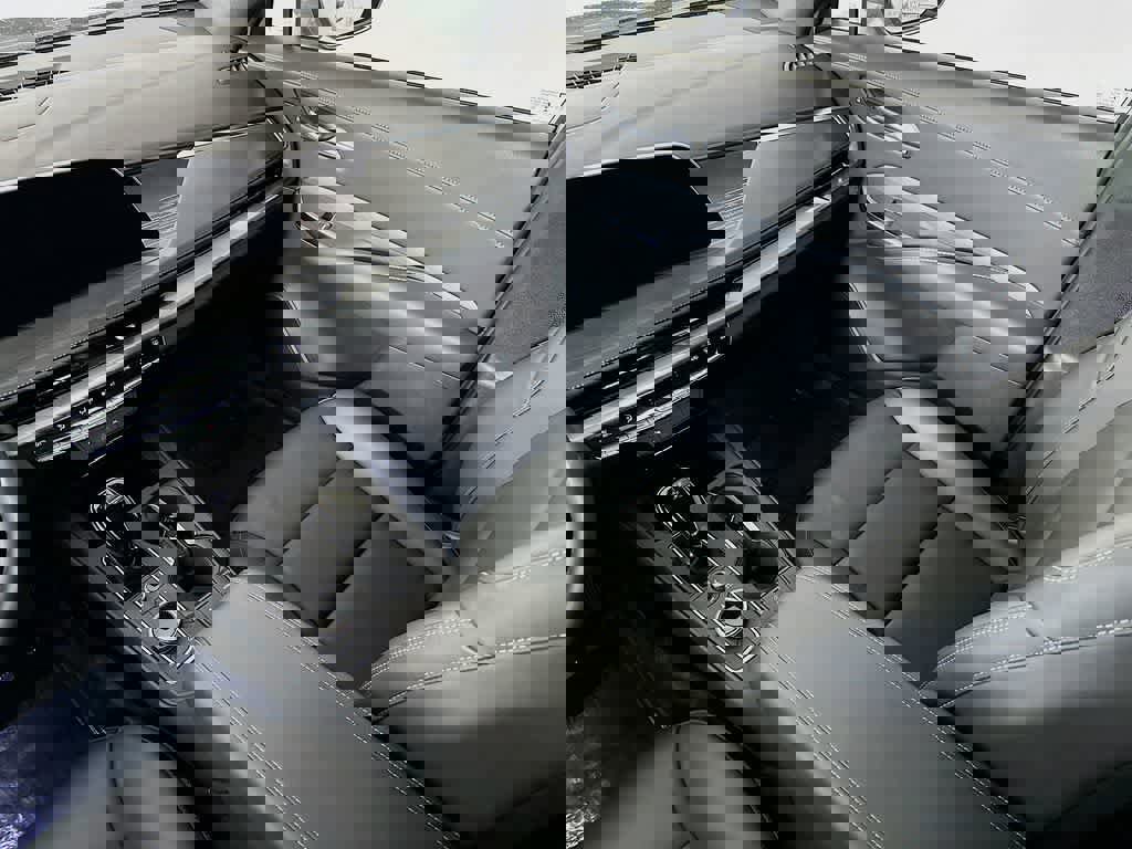 Used 2025 Cadillac XT4 Premium Luxury image 14