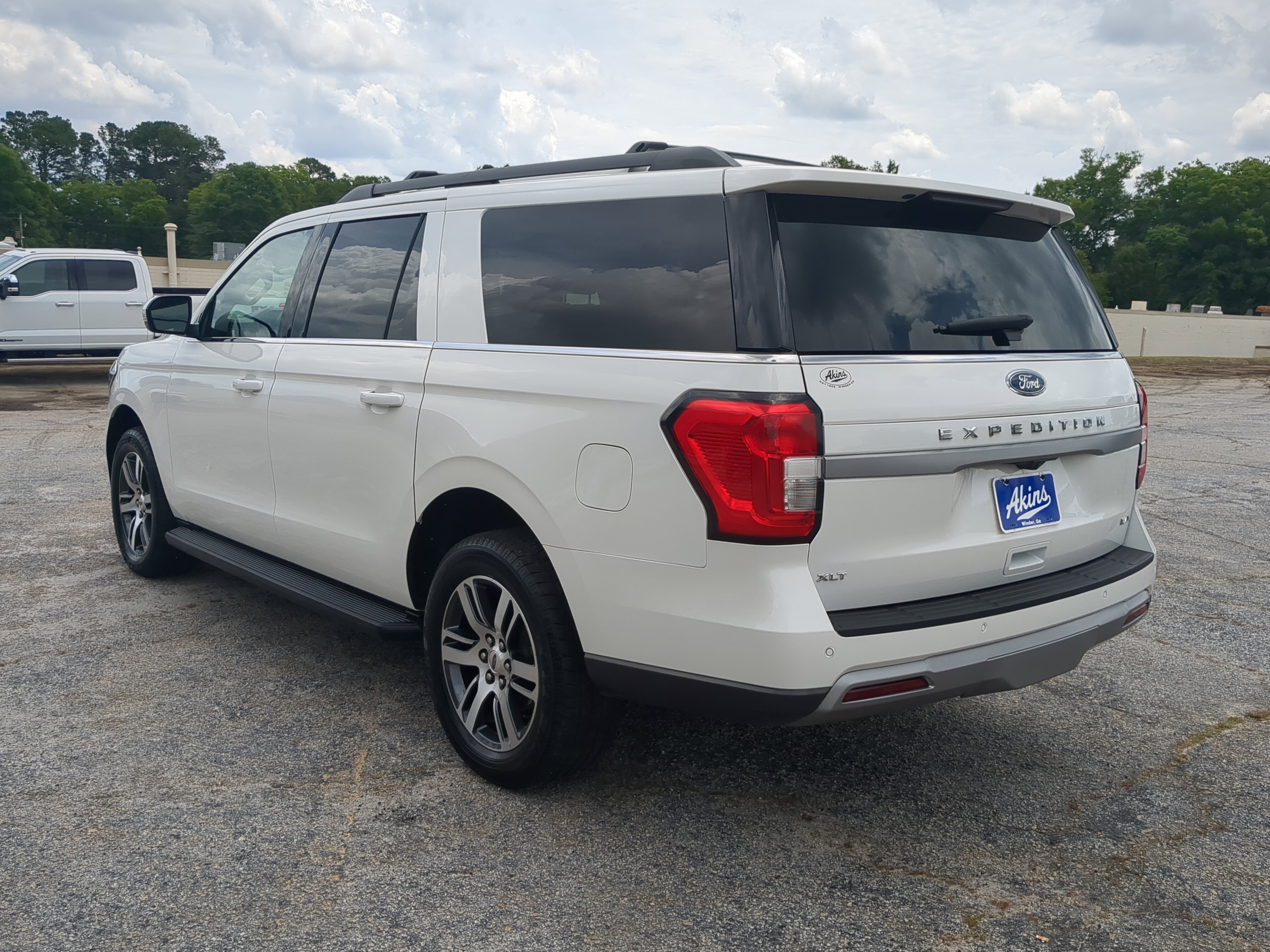 Certified 2024 Ford Expedition Max XLT RWD image 5