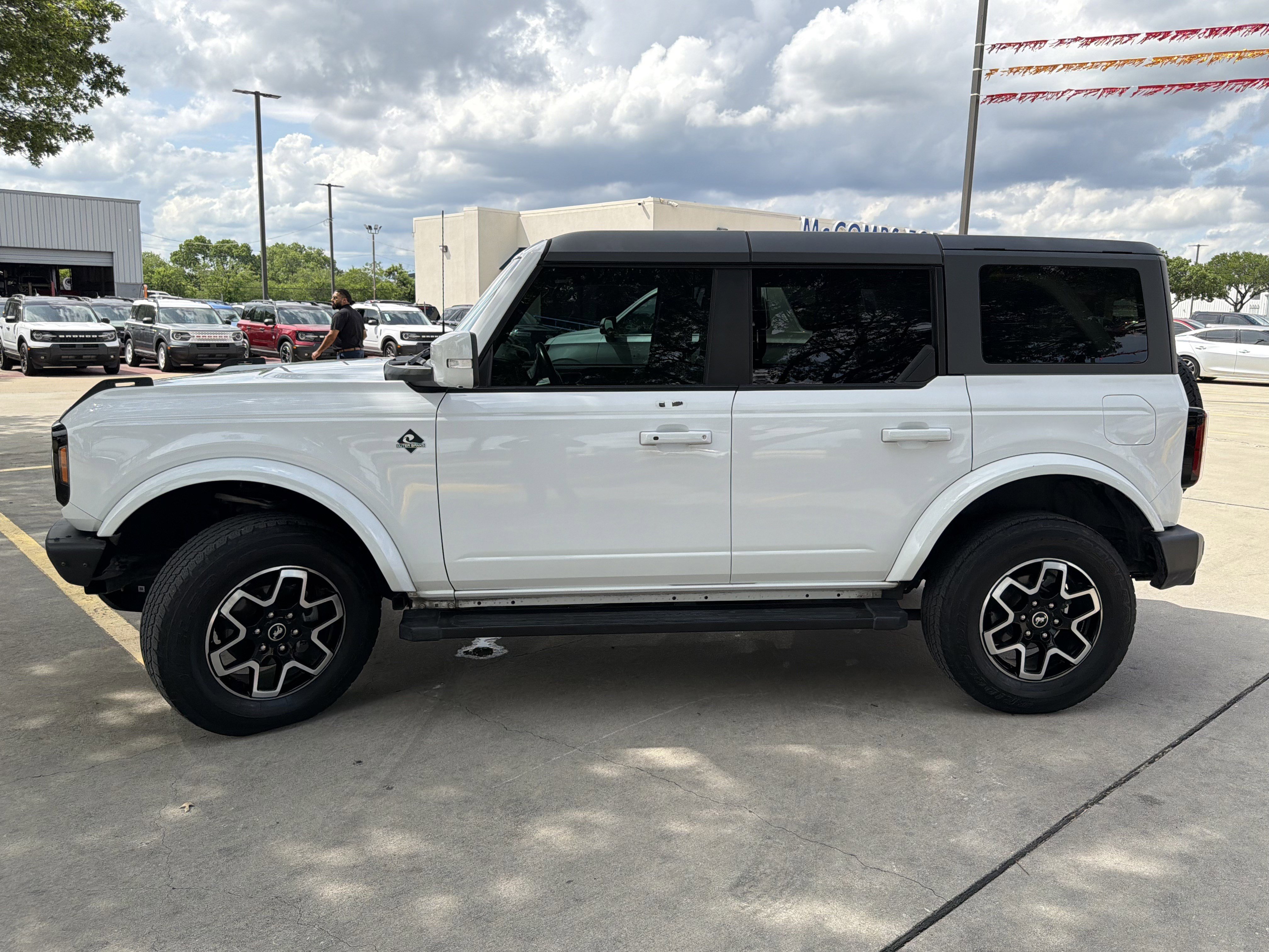 Certified 2022 Ford Bronco Outer Banks AWD/4WD image 10