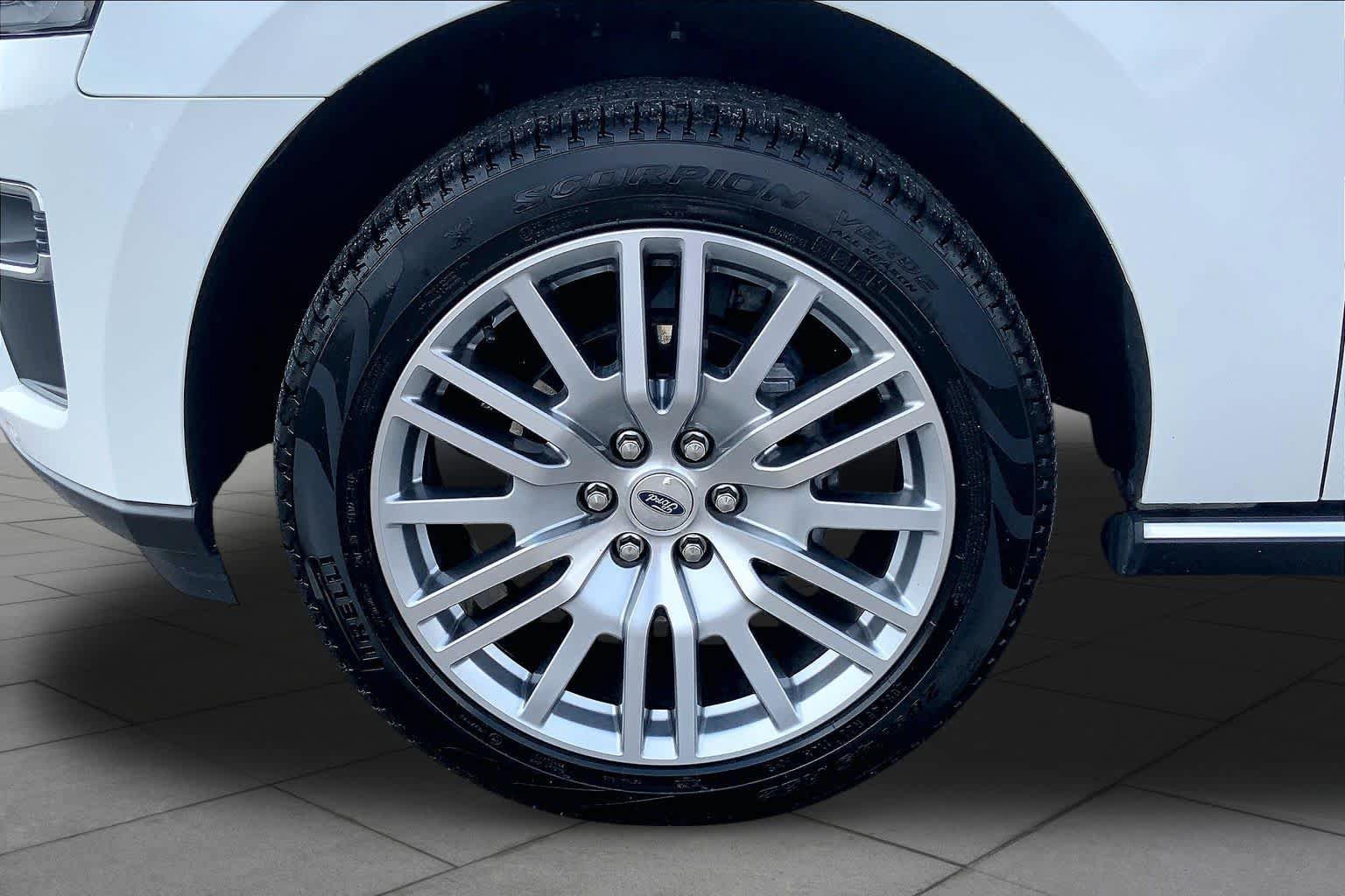 Certified 2024 Ford Expedition Limited RWD image 11