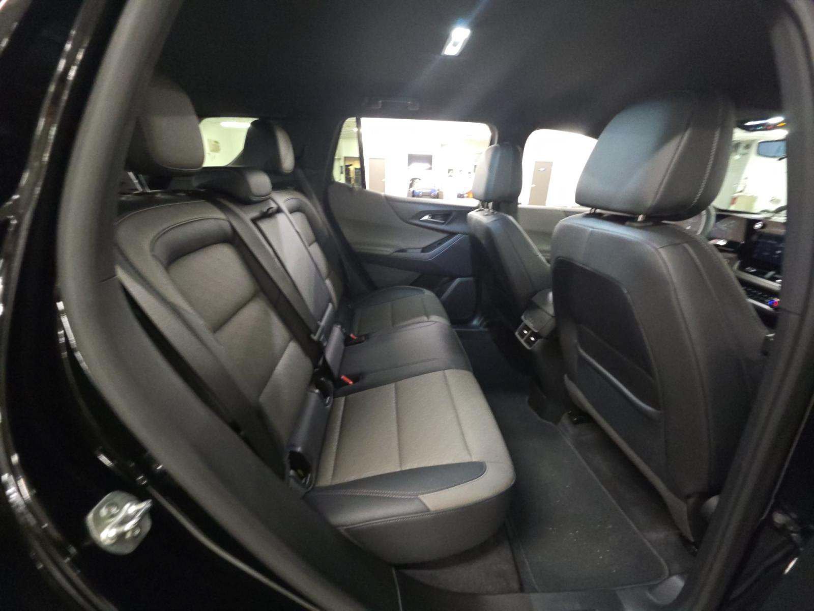 Used 2025 Chevrolet Equinox LT w/ Convenience Package II FWD image 14