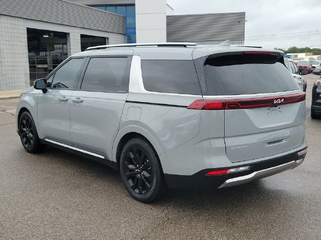 Used 2024 Kia Carnival SX Prestige FWD image 3