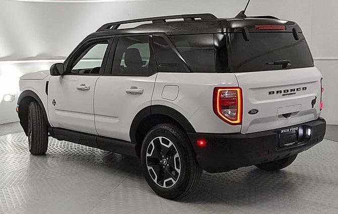 Certified 2023 Ford Bronco Sport Outer Banks w/ Tech Package image 3
