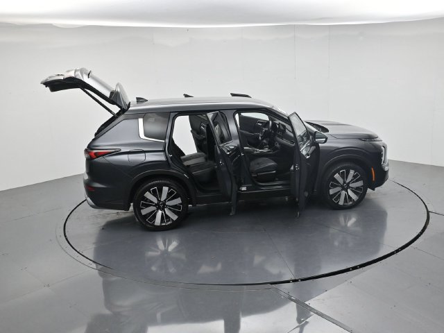 Used 2025 Mitsubishi Outlander SE FWD image 48