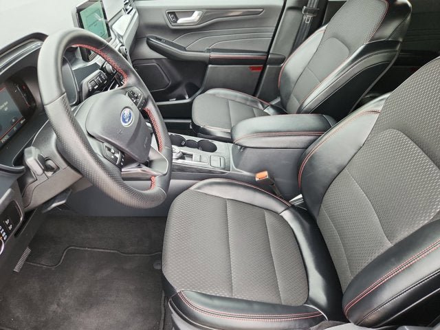Certified 2025 Ford Escape ST-Line AWD/4WD image 9