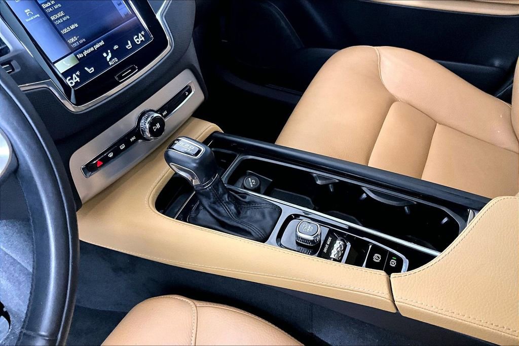 Used 2018 Volvo XC90 T5 Momentum w/ Convenience Package AWD/4WD image 13