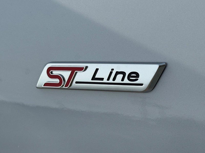 Certified 2025 Ford Escape ST-Line w/ Equipment Group 301A image 13