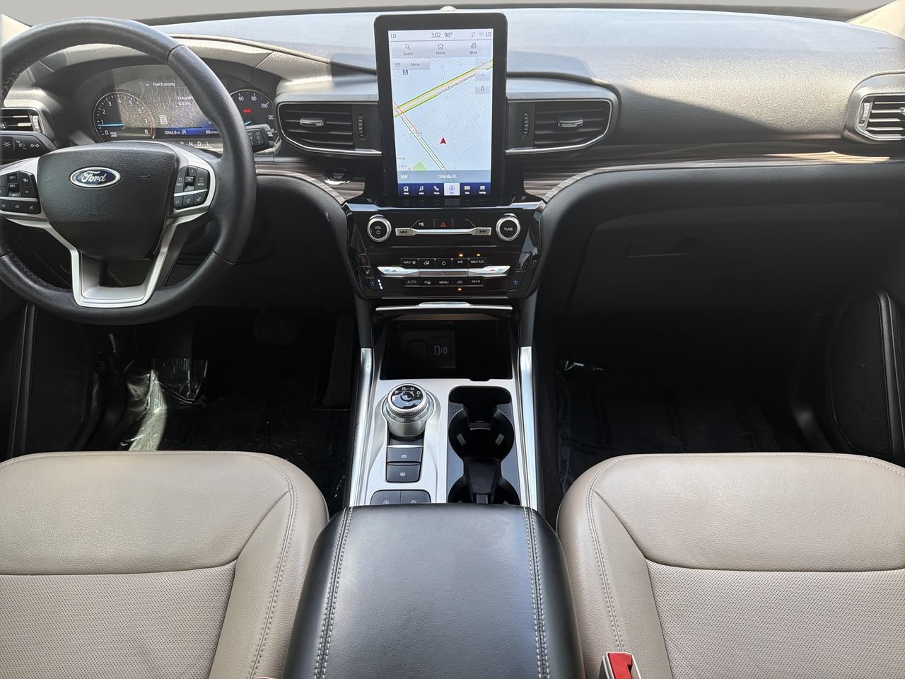 Certified 2023 Ford Explorer Limited w/ Limited Technology Package RWD image 15