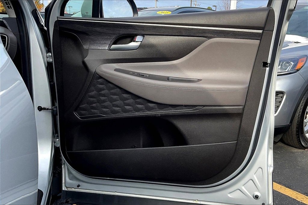 Used 2020 Hyundai Santa Fe SE image 22