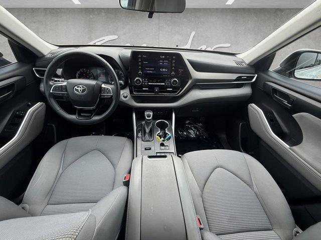 Used 2021 Toyota Highlander LE FWD image 21