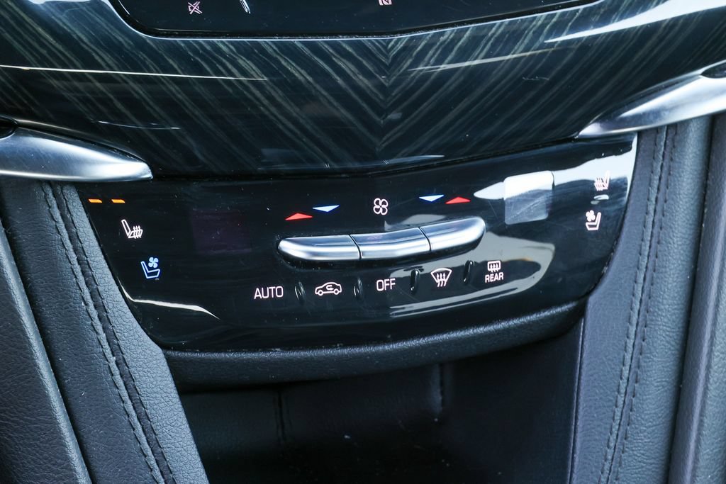 Used 2021 Cadillac XT6 Premium Luxury AWD/4WD image 32