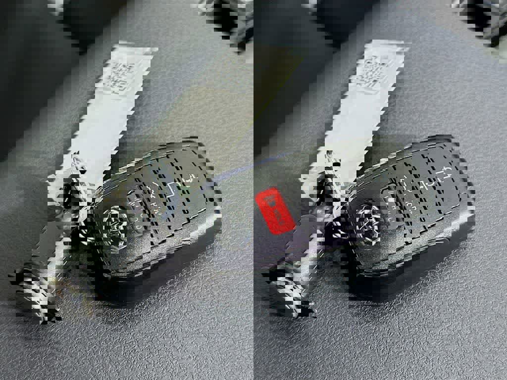 Used 2025 Toyota Camry SE image 22