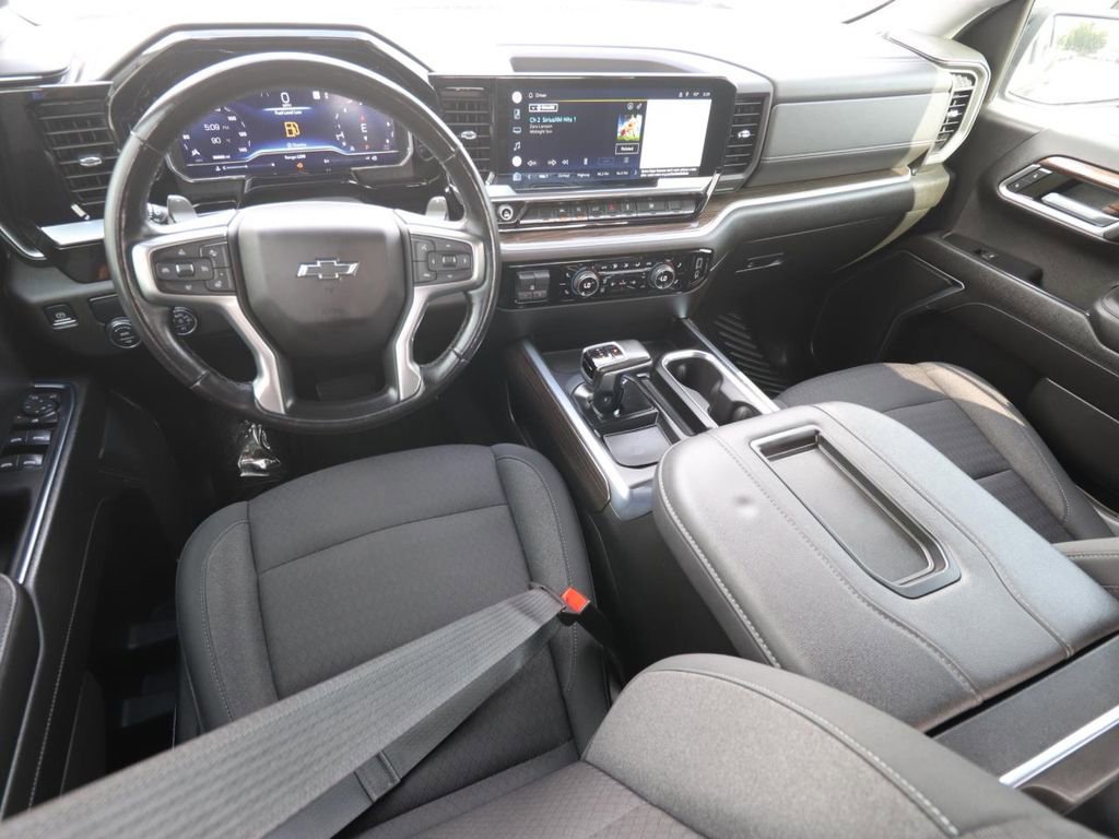 Used 2022 Chevrolet Silverado 1500 RST image 11