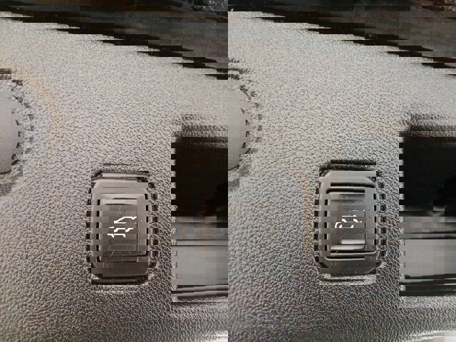 Used 2020 Chevrolet Equinox LT w/ Midnight Edition image 25