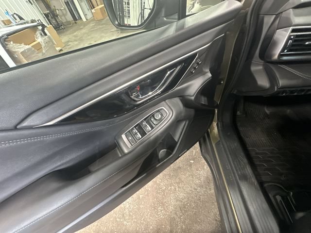 Used 2022 Subaru Outback Limited AWD/4WD image 19