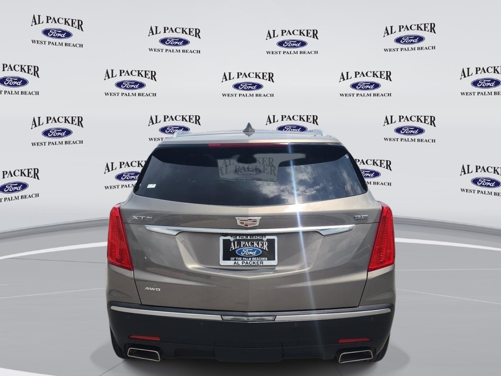 Used 2017 Cadillac XT5 Luxury w/ Driver Awareness Package AWD/4WD image 4