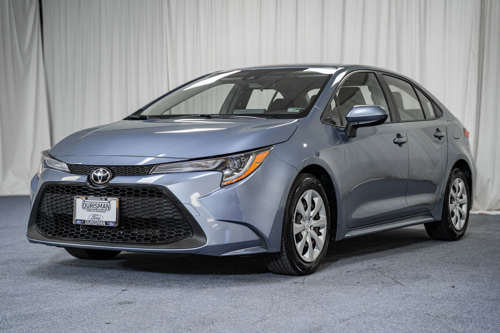 Used 2022 Toyota Corolla LE image 3