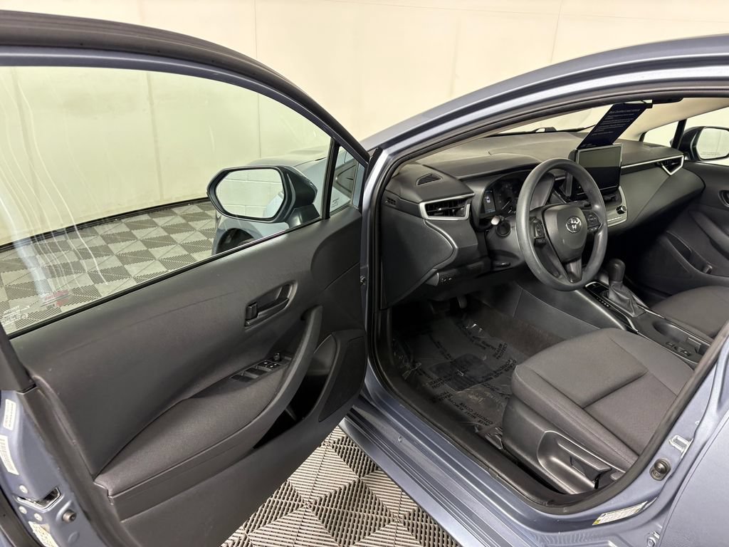 Used 2023 Toyota Corolla LE FWD image 11