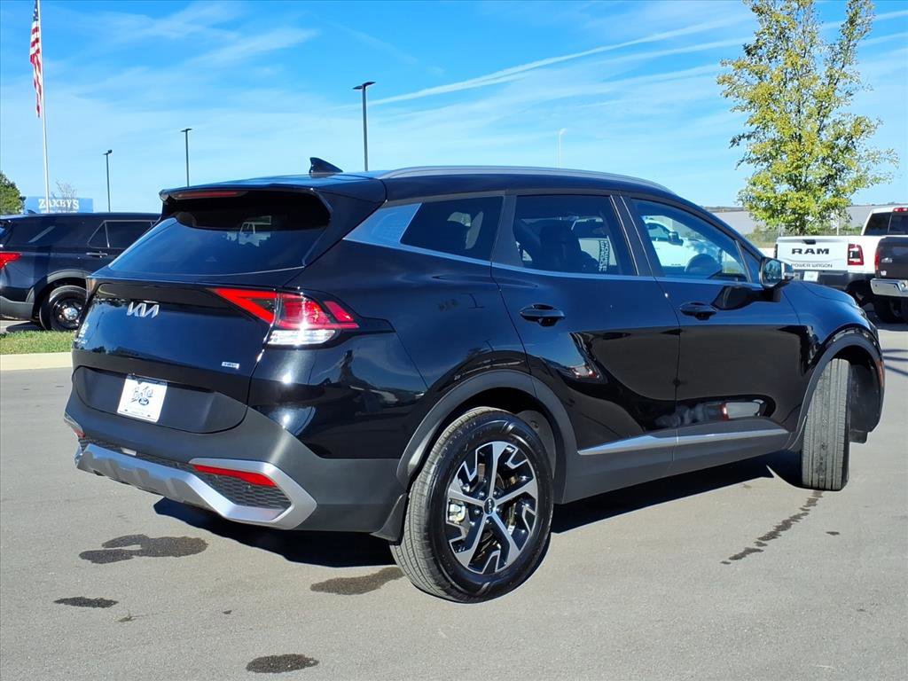 Used 2025 Kia Sportage EX image 5