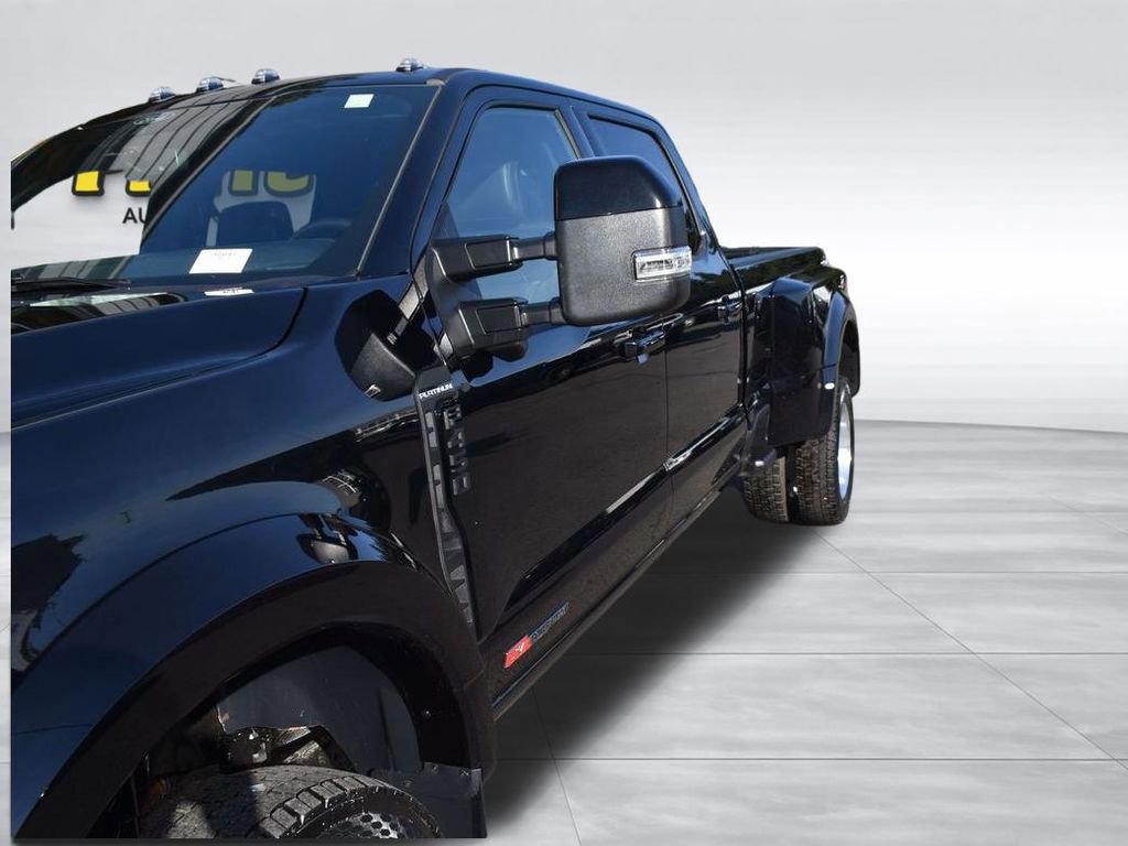 Certified 2025 Ford F450 Platinum w/ FX4 Off-Road Package image 3