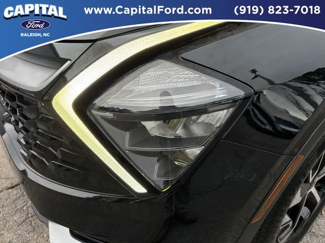 Used 2023 Kia Sportage EX image 11