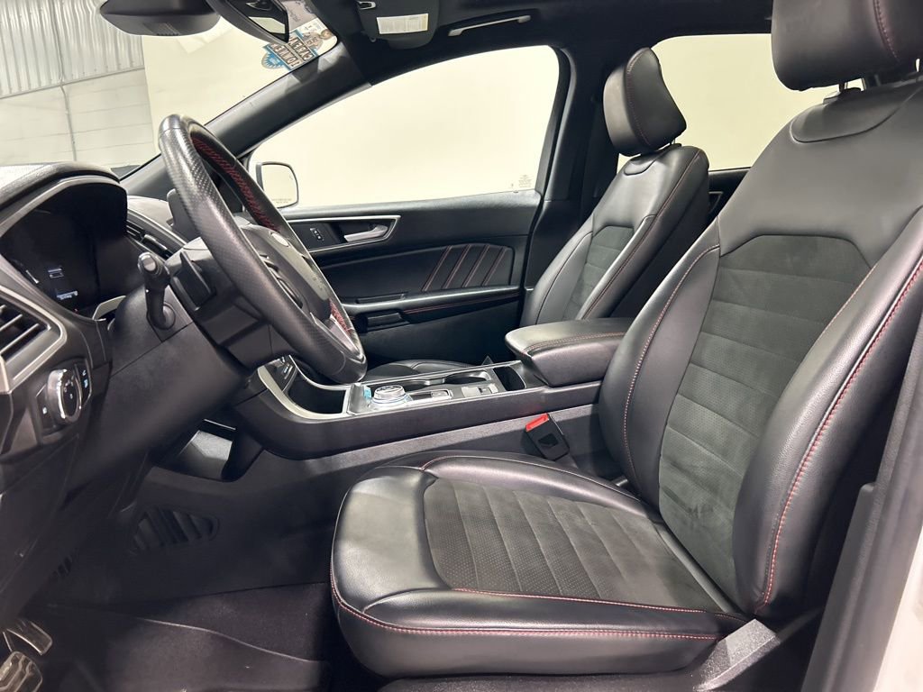 Certified 2024 Ford Edge ST-Line w/ Class II Trailer Tow Package image 12