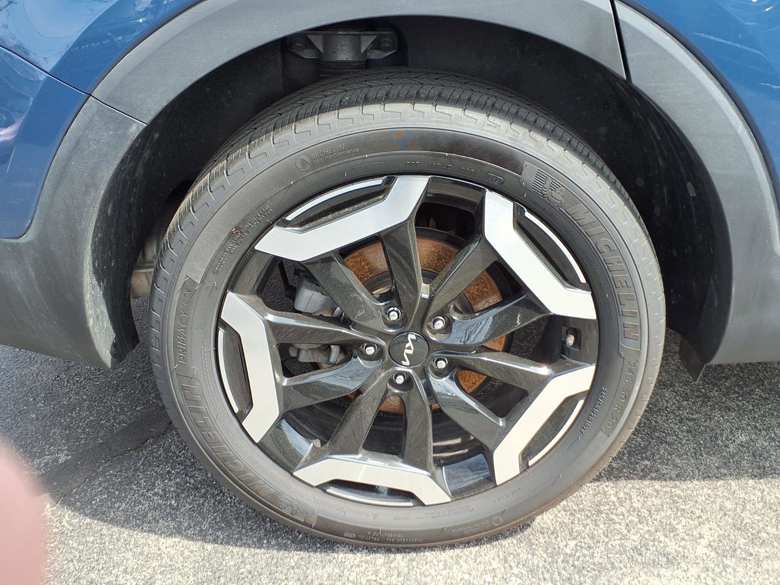 Used 2024 Kia Telluride EX image 9