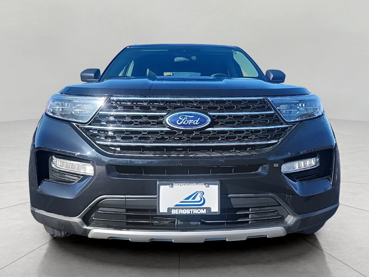 Certified 2023 Ford Explorer XLT w/ Equipment Group 202A image 4