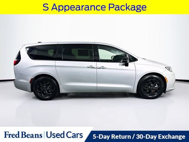 Used 2023 Chrysler Pacifica Limited w/ S Appearance Package FWD image 10