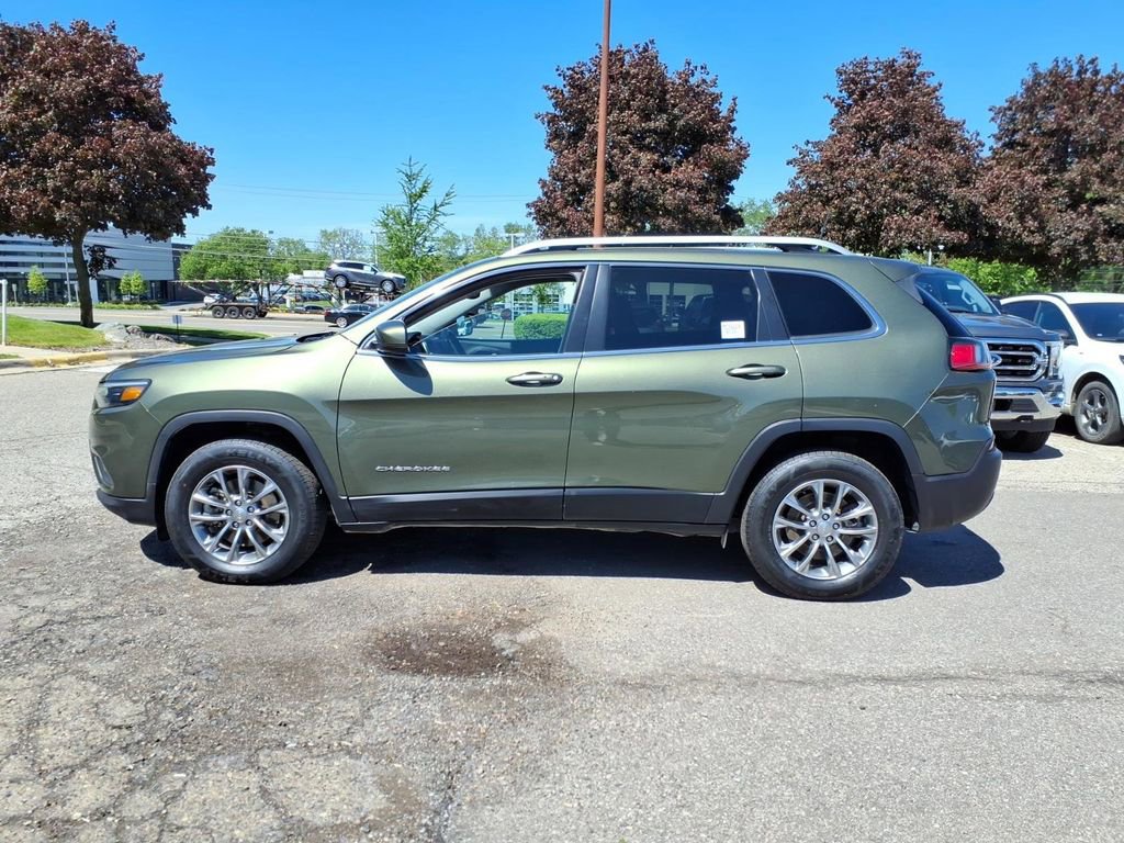 Used 2021 Jeep Cherokee Latitude Lux w/ Comfort/Convenience Group AWD/4WD image 2