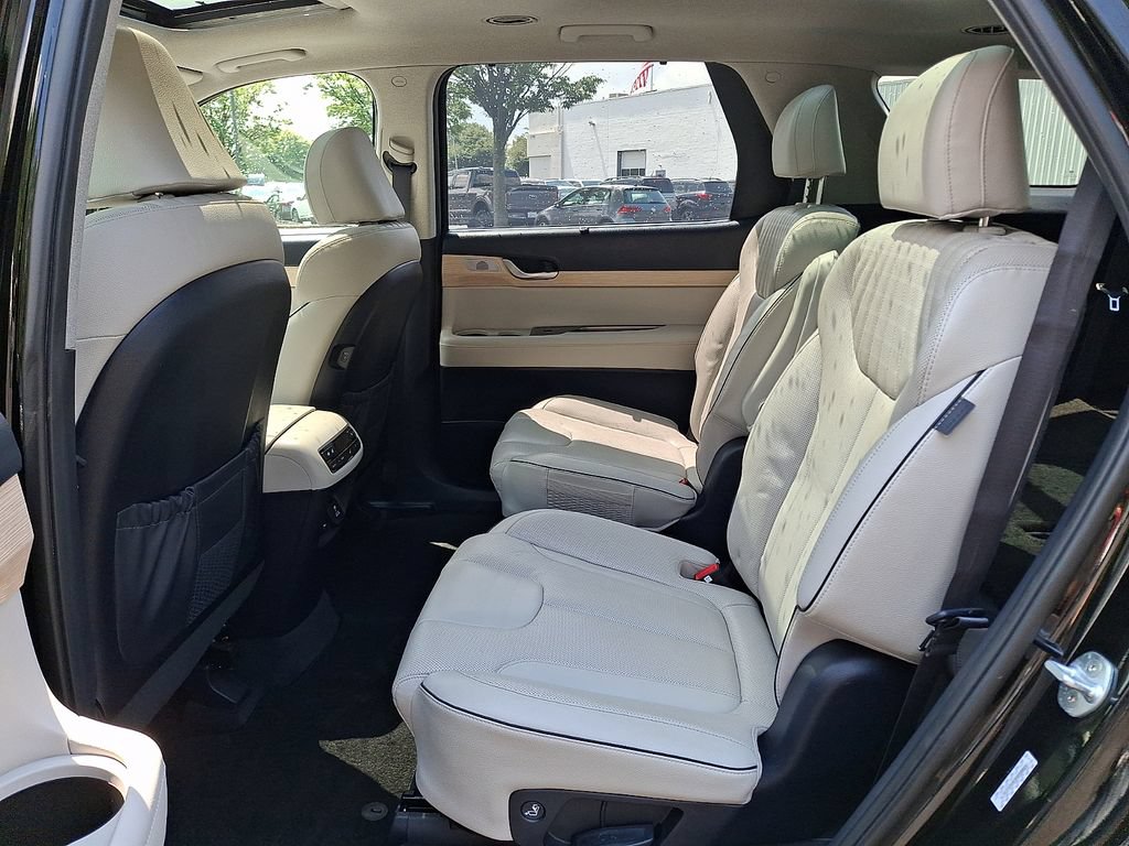 Used 2023 Hyundai Palisade Limited AWD/4WD image 13
