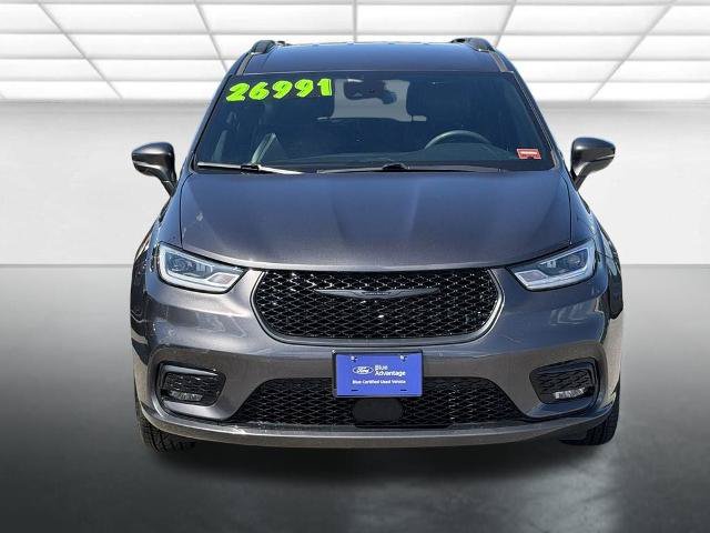 Used 2022 Chrysler Pacifica Touring-L w/ S Appearance Package AWD/4WD image 2