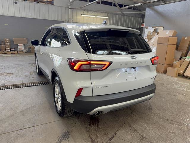Certified 2025 Ford Escape Active image 3