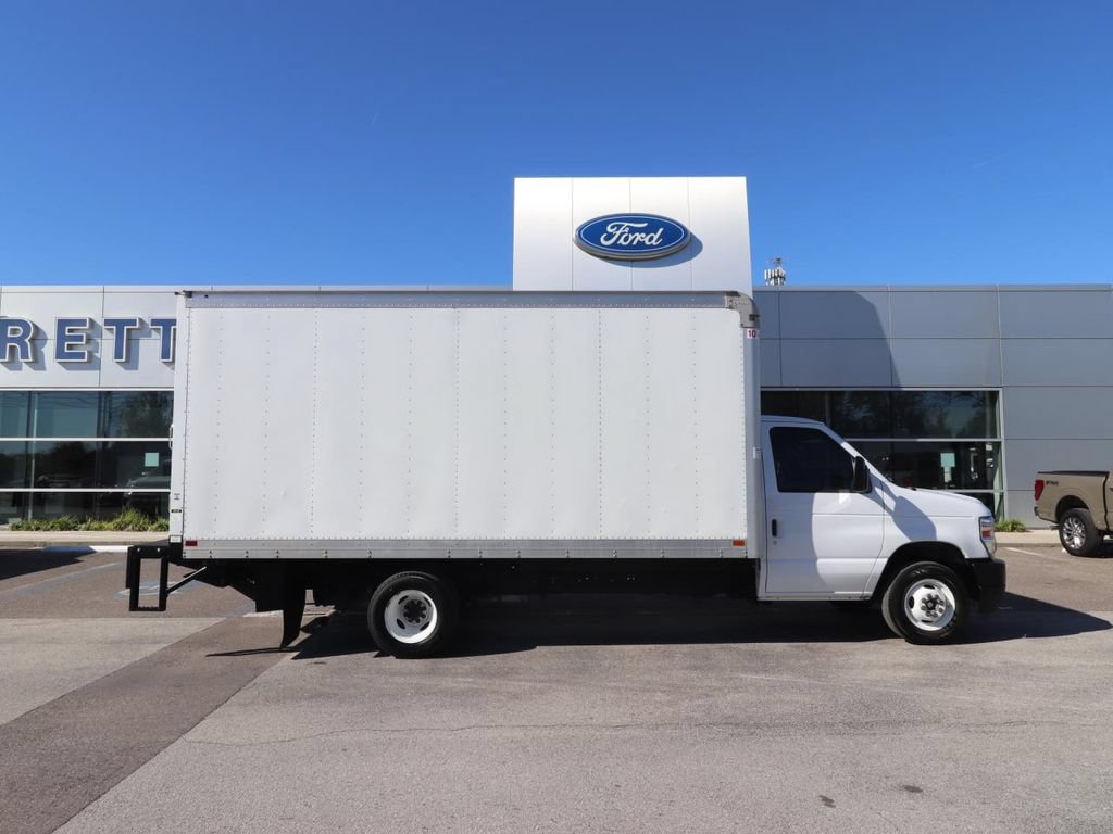 Certified 2024 Ford E-450 and Econoline 450 Super Duty w/ Power Windows & Locks Group RWD image 9