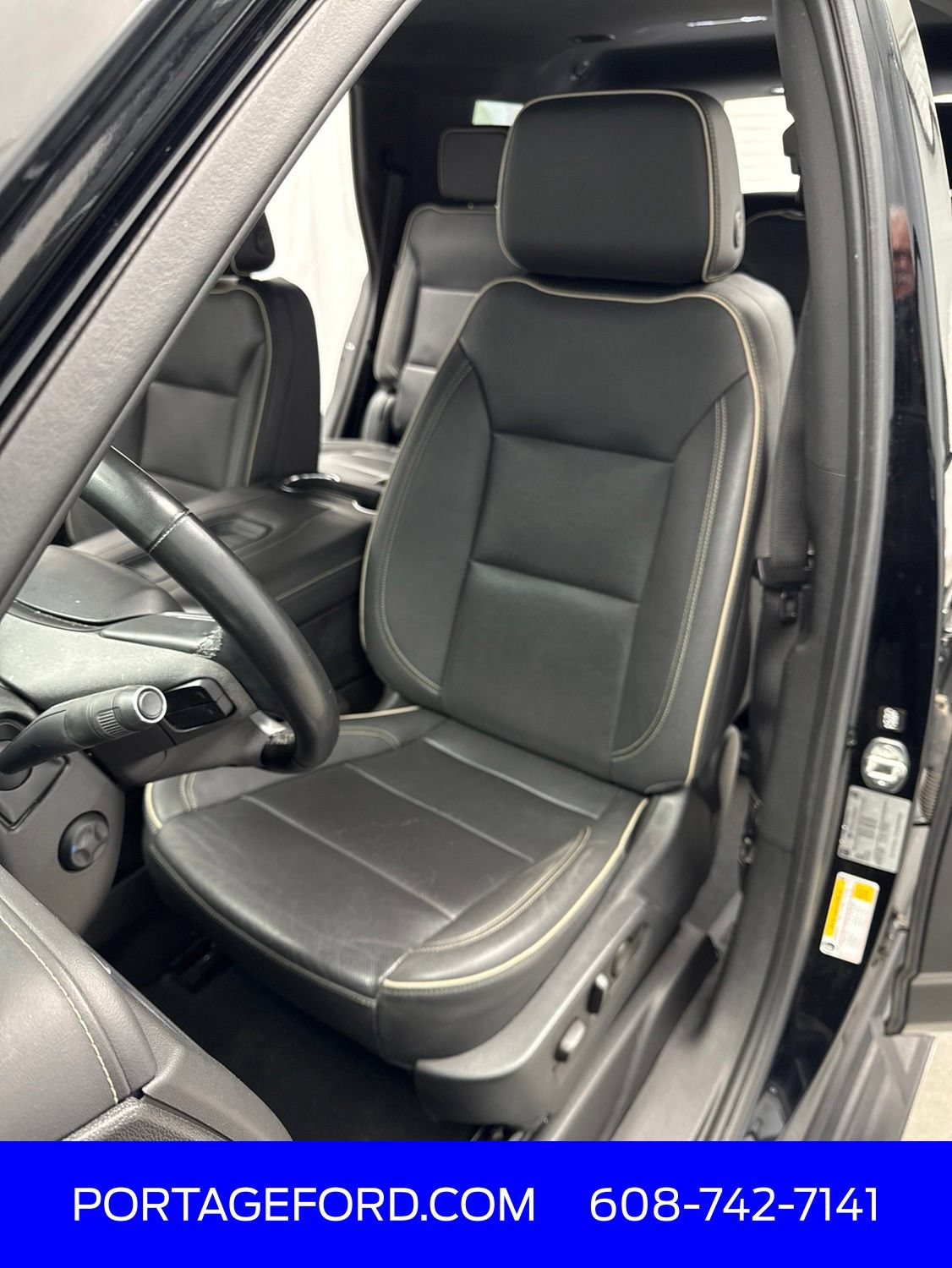 Used 2023 Chevrolet Tahoe Premier AWD/4WD image 11