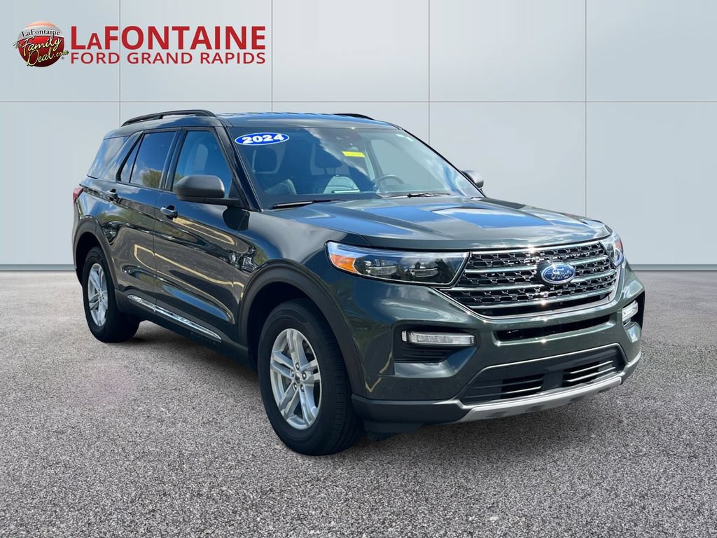 Certified 2024 Ford Explorer XLT w/ Equipment Group 202A AWD/4WD image 3