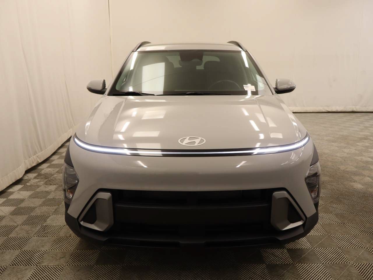 Used 2025 Hyundai Kona SEL FWD image 4