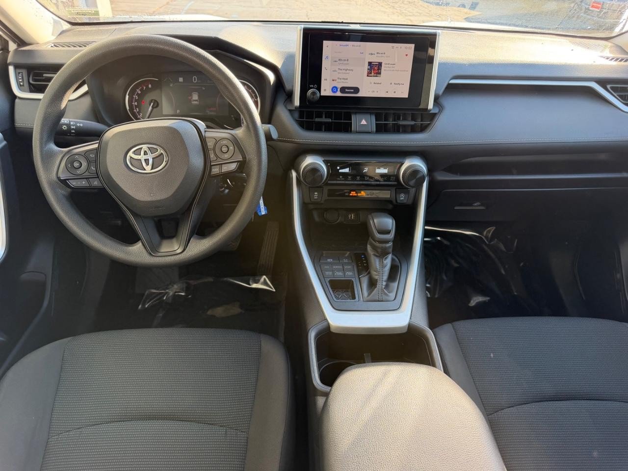 Used 2025 Toyota RAV4 LE AWD/4WD image 10