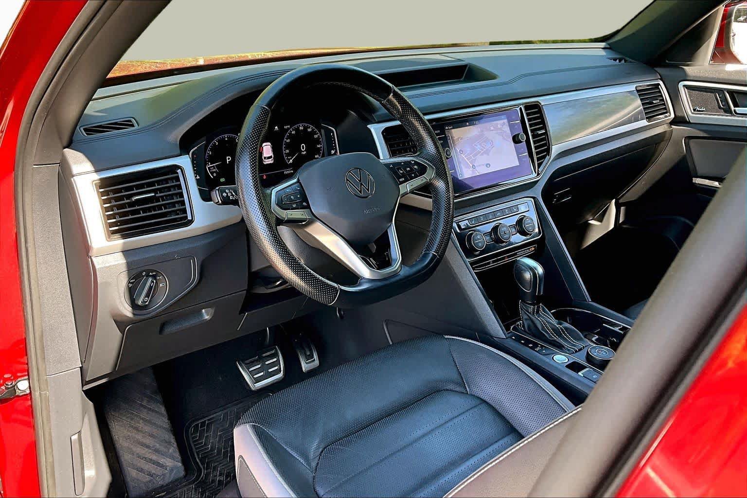 Used 2021 Volkswagen Atlas Cross Sport SEL Premium R-Line AWD/4WD image 18