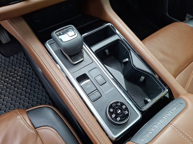 Used 2022 Nissan Pathfinder Platinum image 23