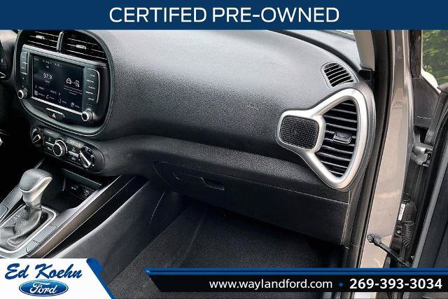 Used 2023 Kia Soul LX w/ Option Group 015 FWD image 17