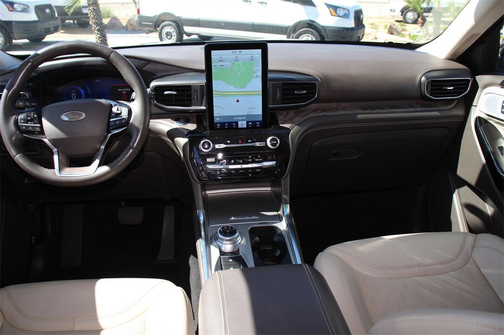Certified 2021 Ford Explorer Platinum w/ Equipment Group 601A image 19