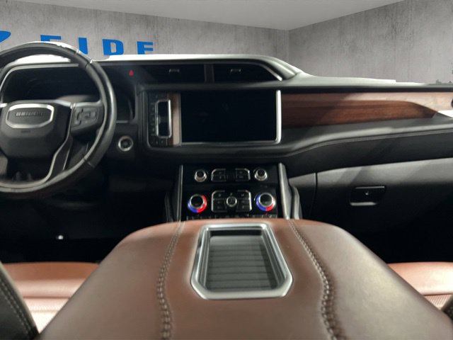 Used 2024 GMC Yukon Denali Ultimate AWD/4WD image 33