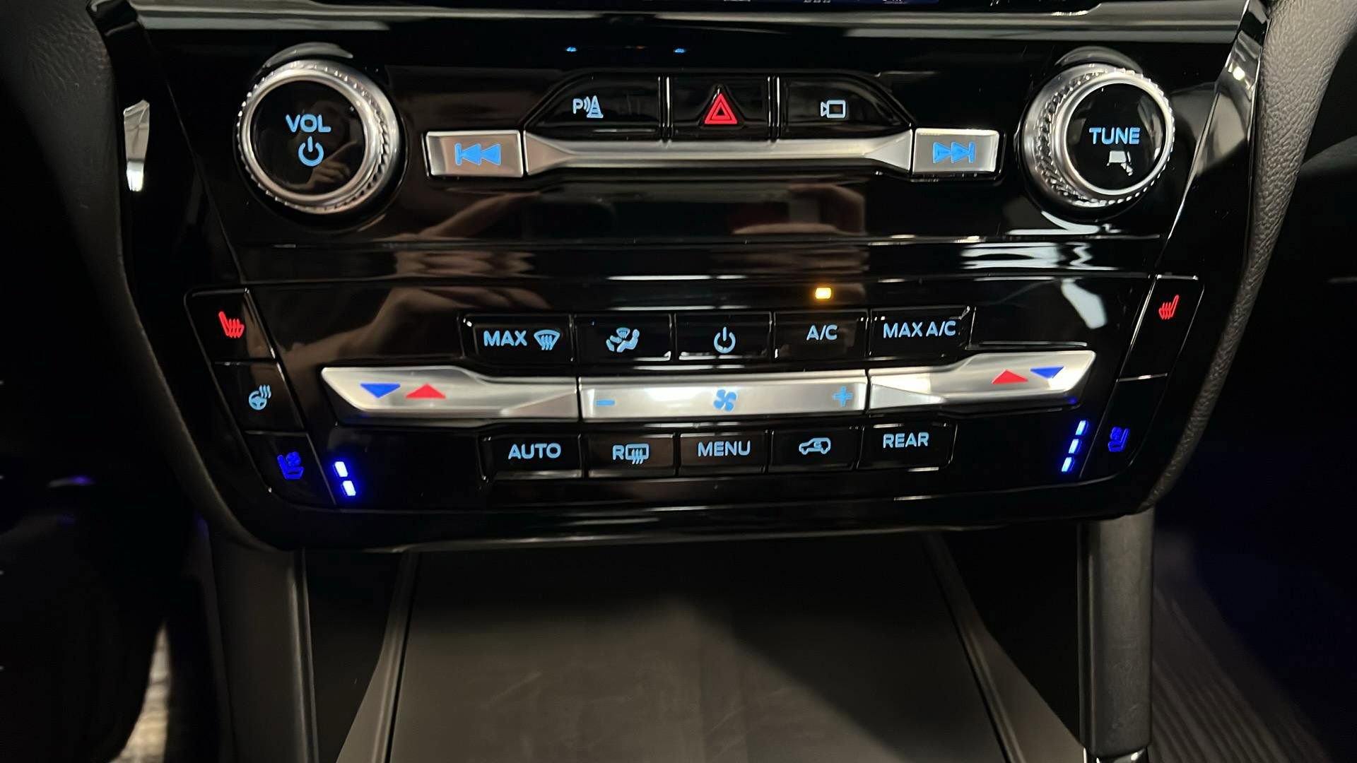 Certified 2023 Ford Explorer ST w/ Equipment Group 401A image 29