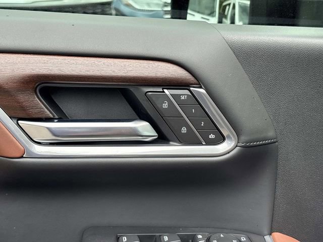 Used 2025 GMC Sierra 2500 Denali Ultimate AWD/4WD image 24