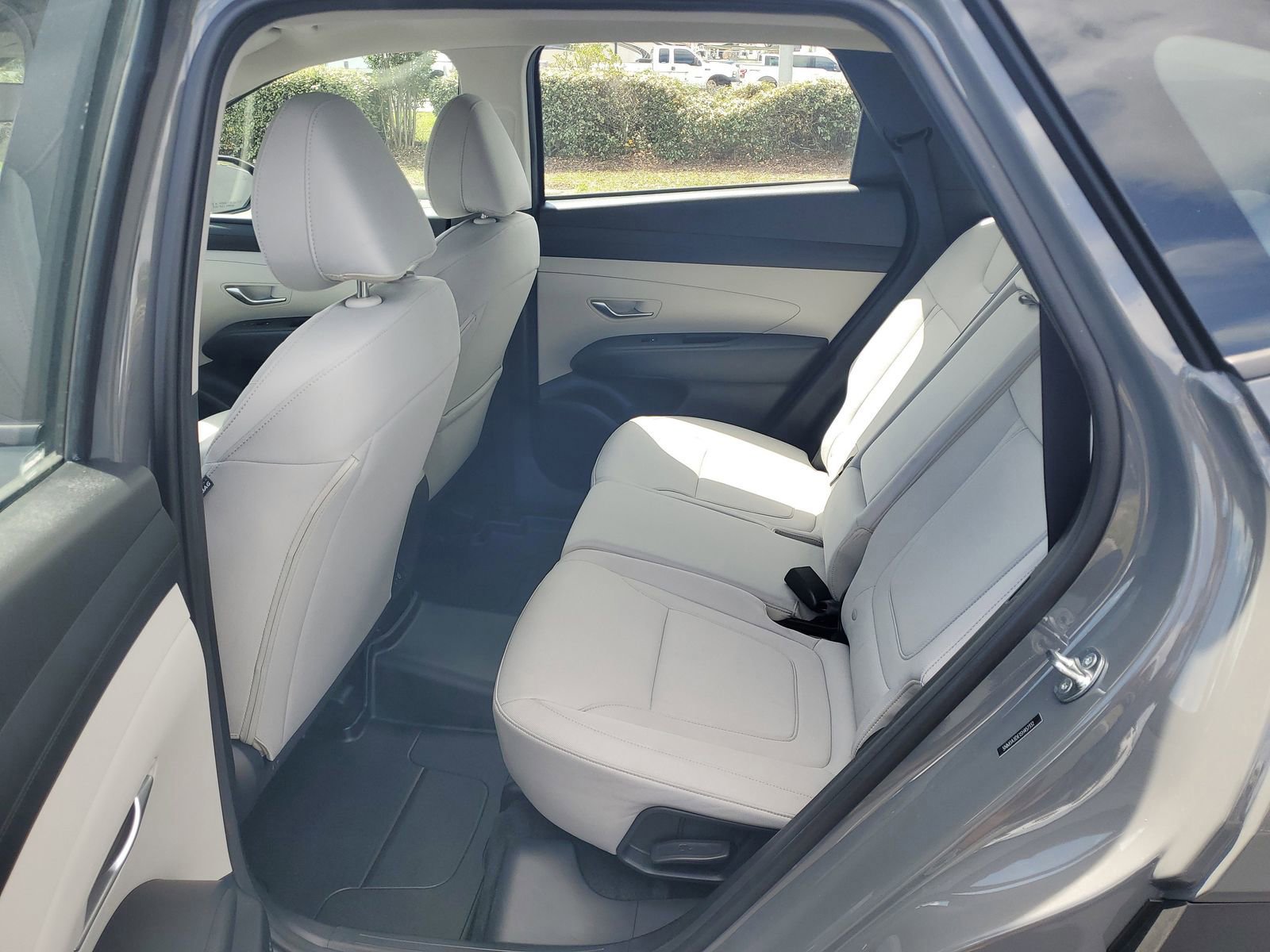 Used 2025 Hyundai Tucson SE image 10